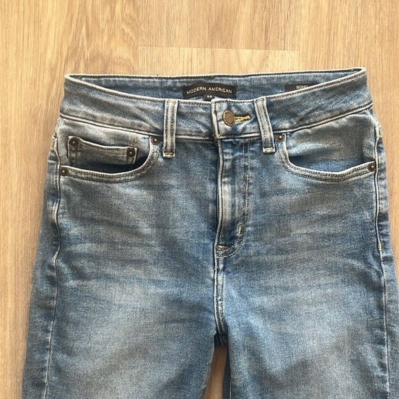 Modern American Stretch Jeans - Picture 3 of 9